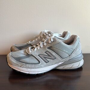 New Balance Endcap 990